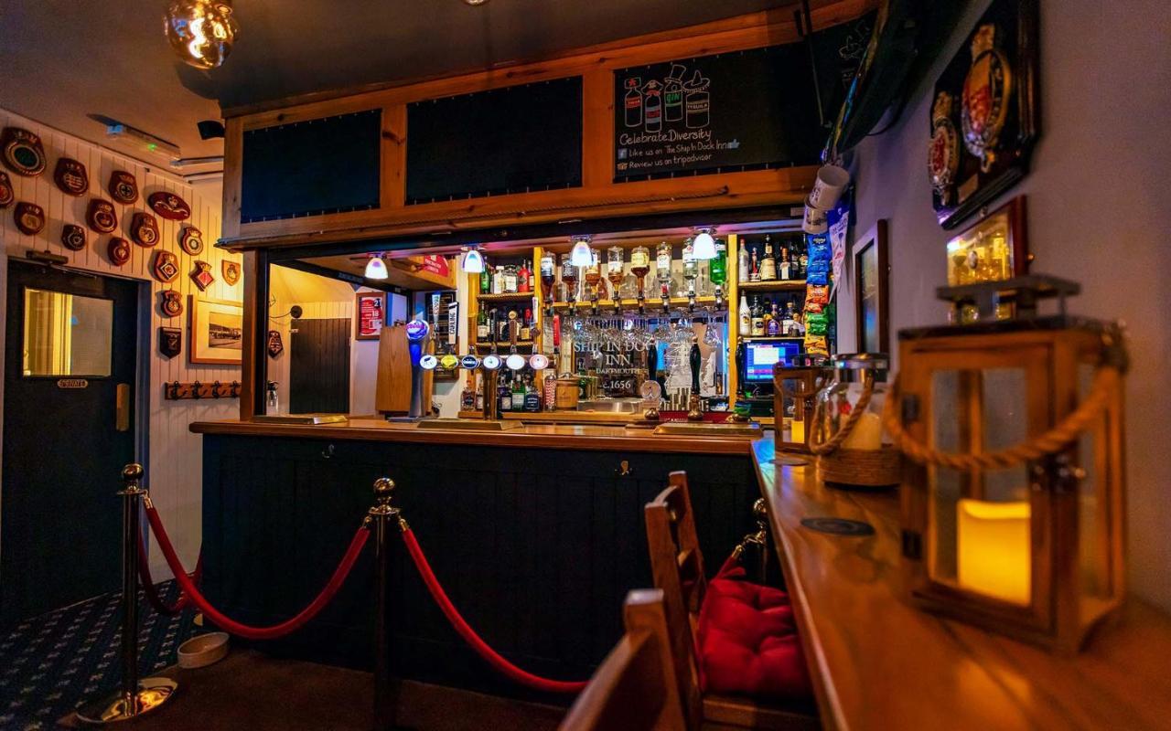 The Ship In Dock Inn Dartmouth Exterior photo